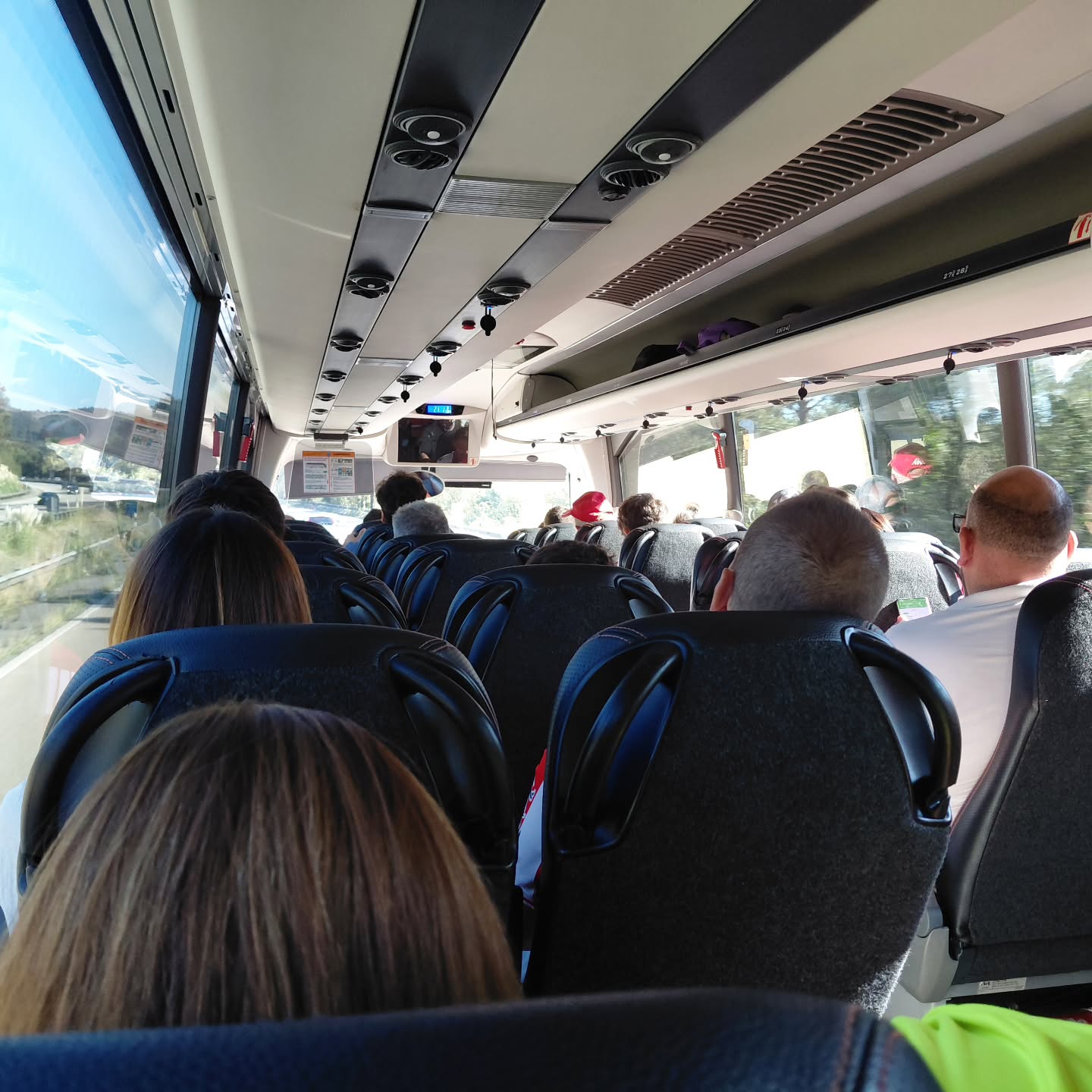 Otro encuentro más llevando dos autobuses al Molinon, da igual el horario, si el partido anterior no se logra la victoria, ... Nuestra gente nunca nos falla