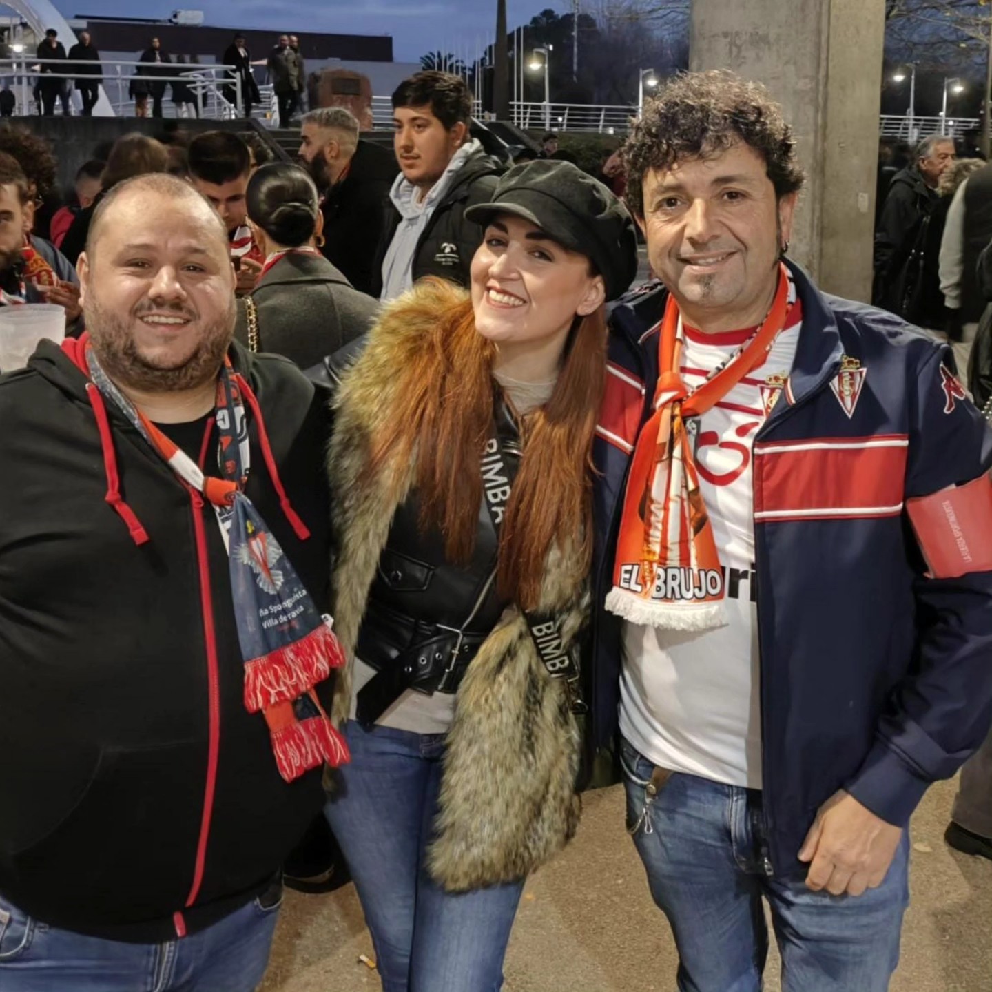 @silviritta futura socia de la Peña. Que entrego el brazalete de comandante de la marea a Pukas