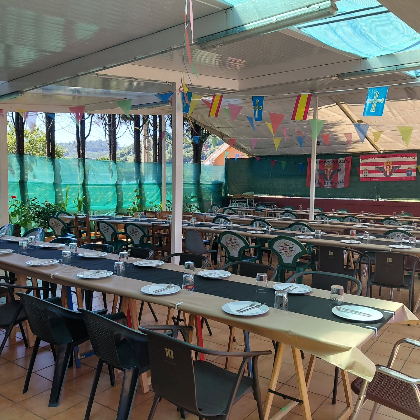 🎉 ¡Qué gran forma de cerrar la temporada!
Hoy hemos celebrado nuestra espicha de fin de temporada junto a más de 80 asistentes, compartiendo una jornada llena de buen ambiente, amistad y mucho sportinguismo. ❤️🤍
Gracias de corazón a todos los que habéis estado con nosotros y hacéis que esta peña siga creciendo año tras año.
Un agradecimiento especial a @_unipes_ por acompañarnos una vez más y por su apoyo.
¡Ahora toca descansar... y empezar a pensar en la próxima temporada! 💪🔴⚪
#PeñaSp