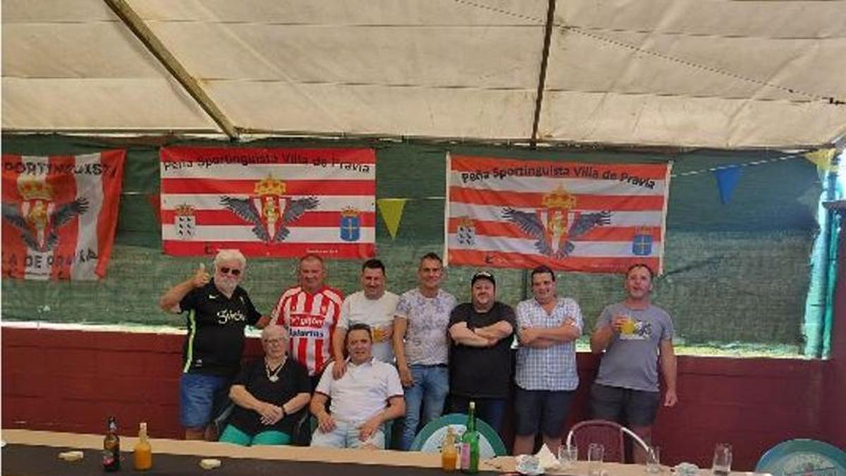 Así fue la fiesta del sportinguismo de la peña Villa de Pravia: un evento con ochenta afiliados...