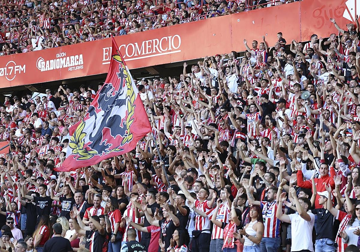 La afición del Sporting aprecia la mejora defensiva, pero echa en falta refuerzos en ataque